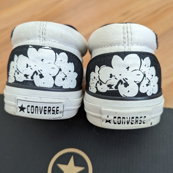 Converse Van Style Skull Graphic Shoe Size 7.5 Women's/ 6 Men's - Picture 3 of 13